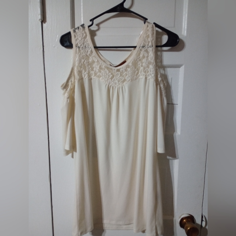 Belldini large women's top shoulderless (Rox028)